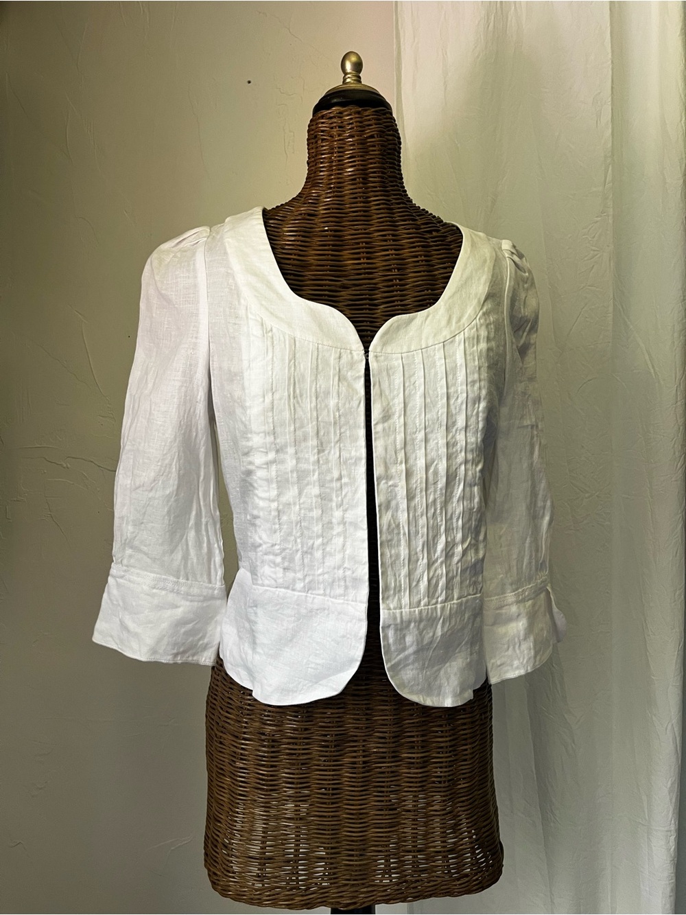 White Linen Pintuck Jacket.